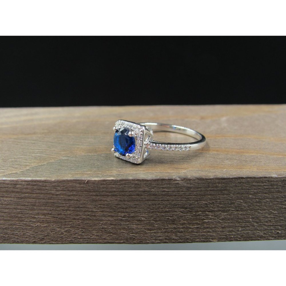 Size 7 Sterling Silver Round Blue Round Cubic Zirconia Halo Band Ring - Picture 3 of 9